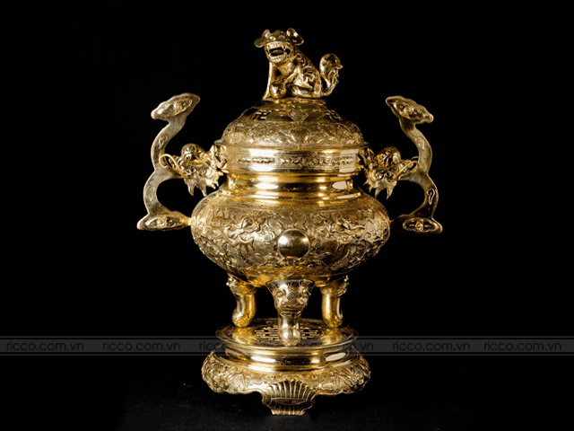 Đỉnh đồng đẹp họa tiết rồng vàng chạm trổ